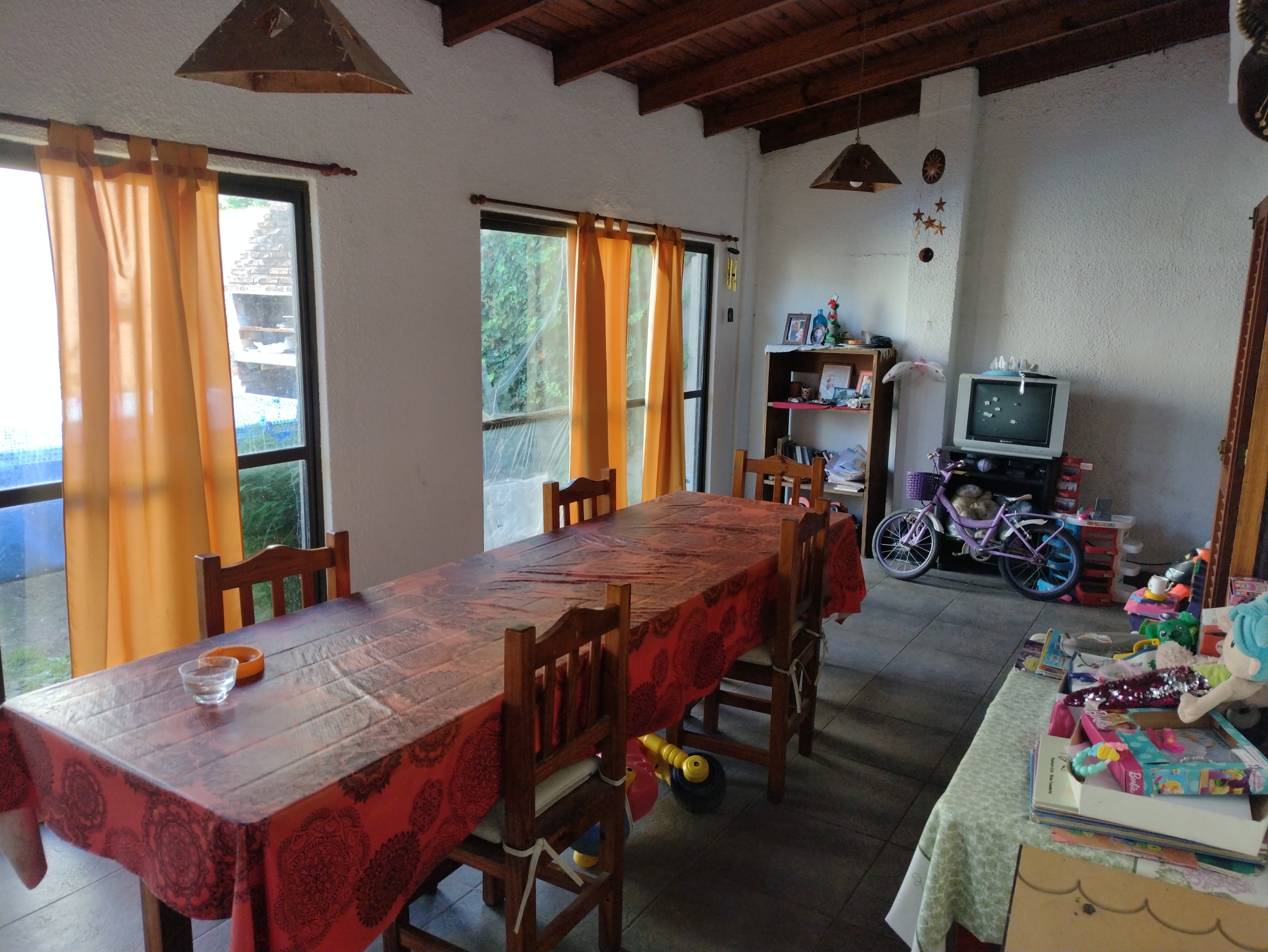 Casa en 16 e/ 526 y 527